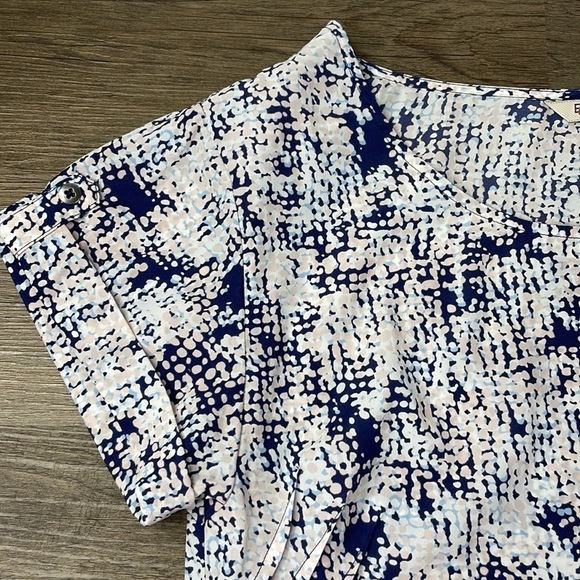 BCBGeneration Women’s Blue White Pink Geometric Short Sleeve Blouse, size Medium - Picture 3 of 10
